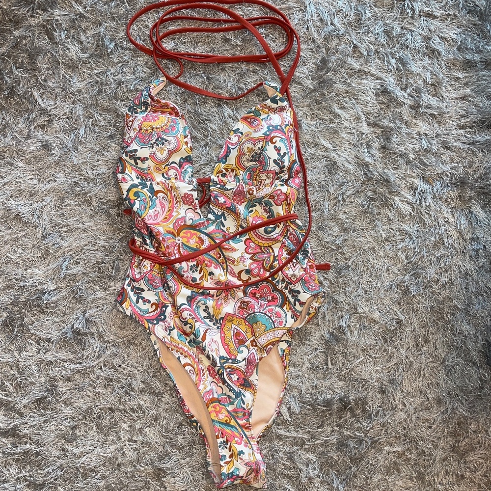 NWT Cupshe Distressed Paisley Wraparound Tie One Piece Swimsuit - Picture 2 of 5
